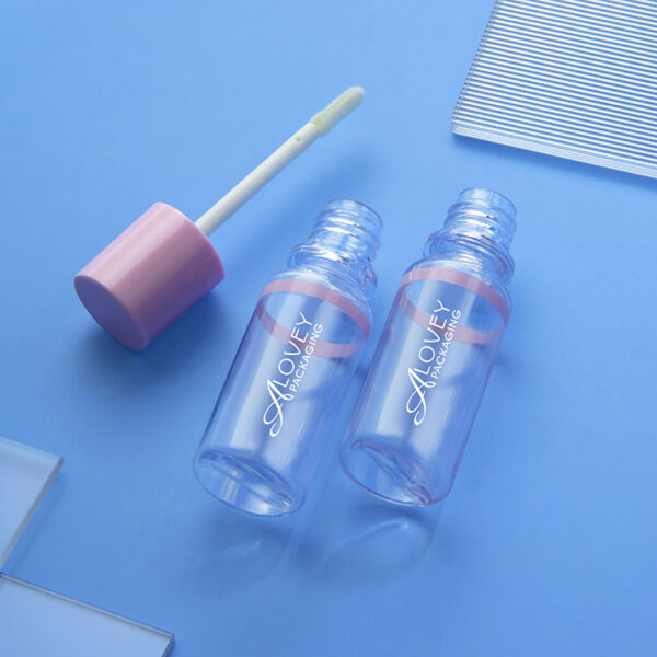 Lip oil tubes